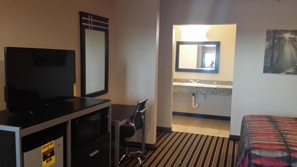 Texan Inn And Suites Tilden Стая снимка